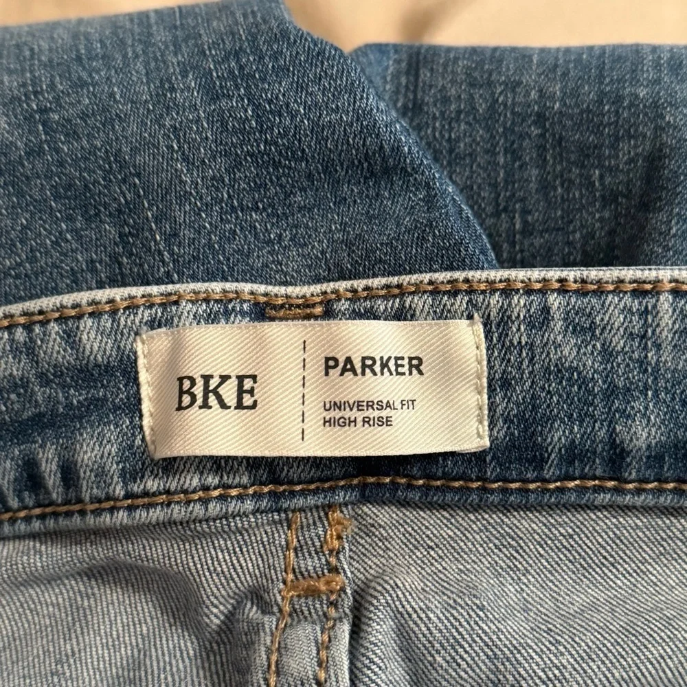 BKE Denim Buckle Parker Universal Fit High Rise Distressed Jeans Womens Size 26 - Picture 5 of 11
